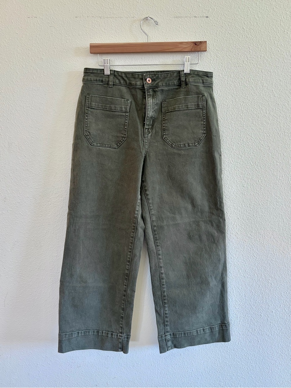 Sanctuary Denim Olive Green Denim Jeans with front pocket detail